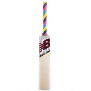 New Balance WC700 English Willow Cricket Bat New Balance WC700 English Willow Cricket Bat