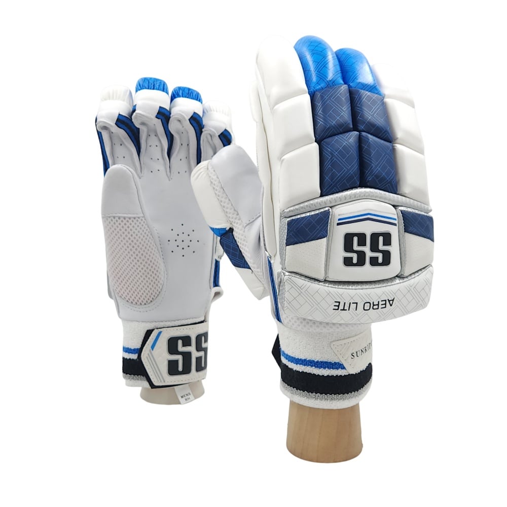 SS Aerolite Batting Gloves
