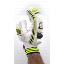SS Delux Cricket Batting Gloves SS Delux Cricket Batting Gloves