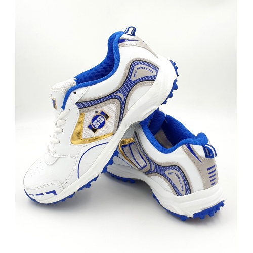 SS Gutsy Cricket Shoes