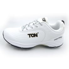 SS Pro 9000 Cricket Spikes