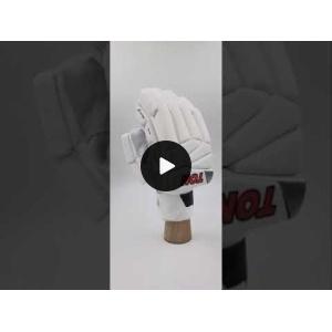 SS Ton Vertu Batting Gloves