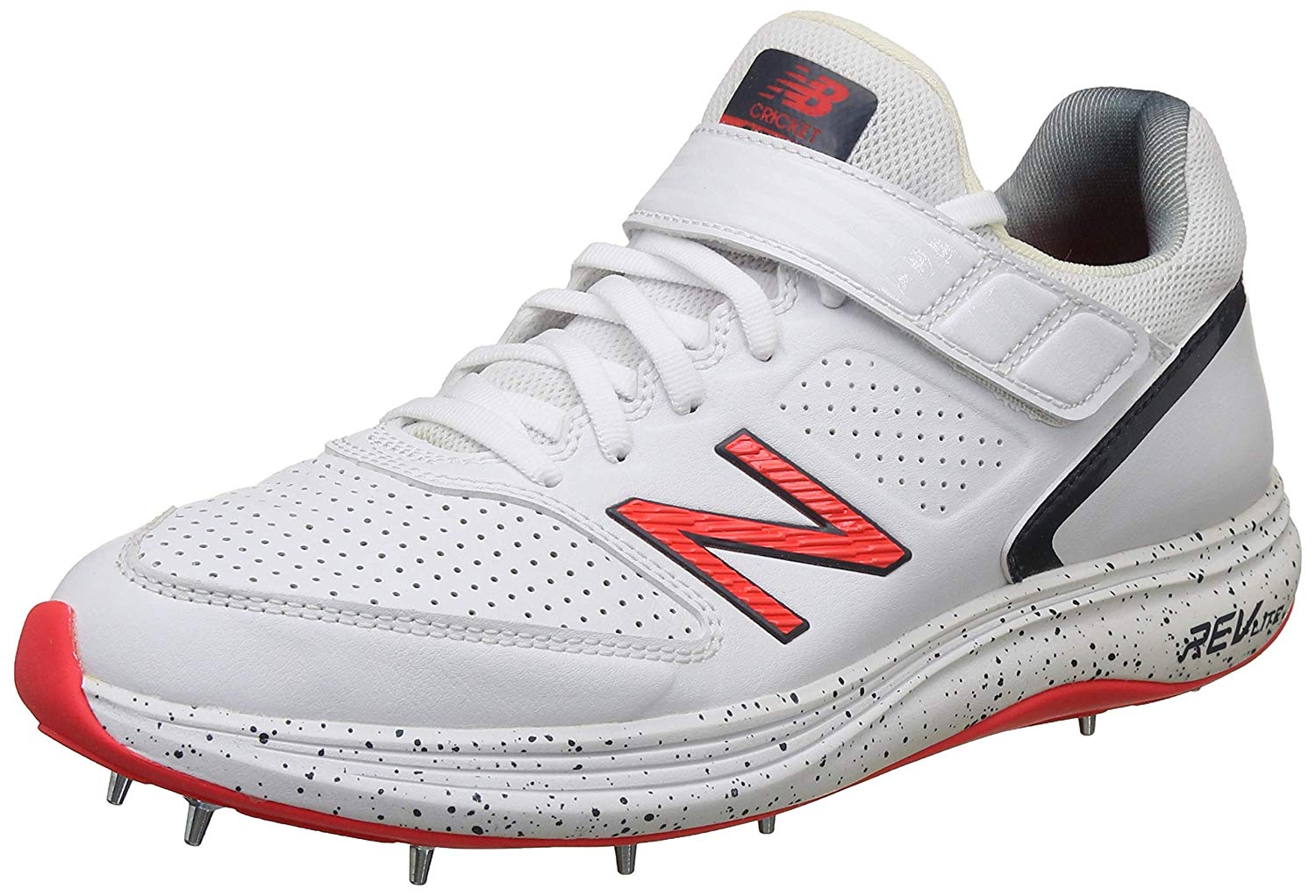 nb cricket spikes shoes