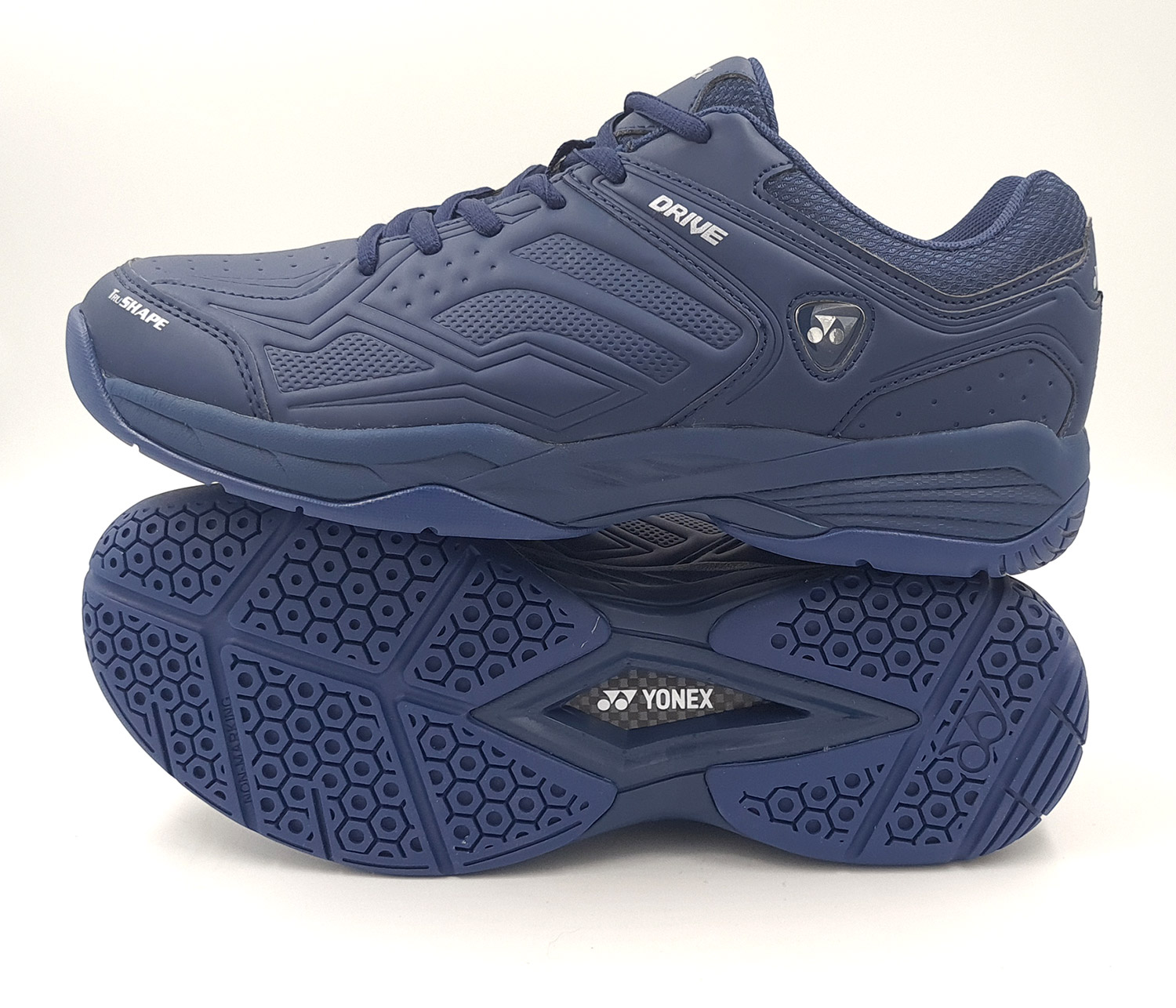 yonex badminton shoes under 2000